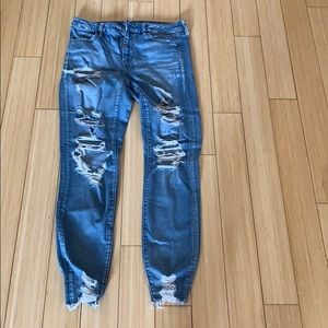 American Eagle light wash ripped Jeans (Women)